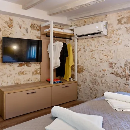 Erotokritos Luxury * העיירה רתימנו