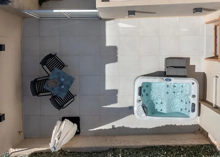 Erotokritos Luxury * Retimno