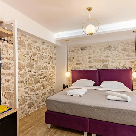 Erotokritos Luxury Apartment