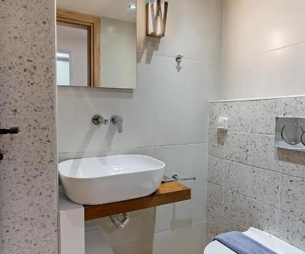 Erotokritos Luxury Apartment *