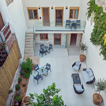 Erotokritos Luxury Apartment