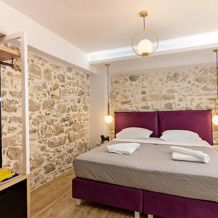 Erotokritos Luxury Apartment *